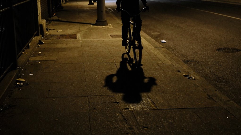 proper outdoor walkway lighting